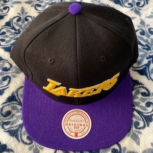 Mitchell & Ness Lakers snap back